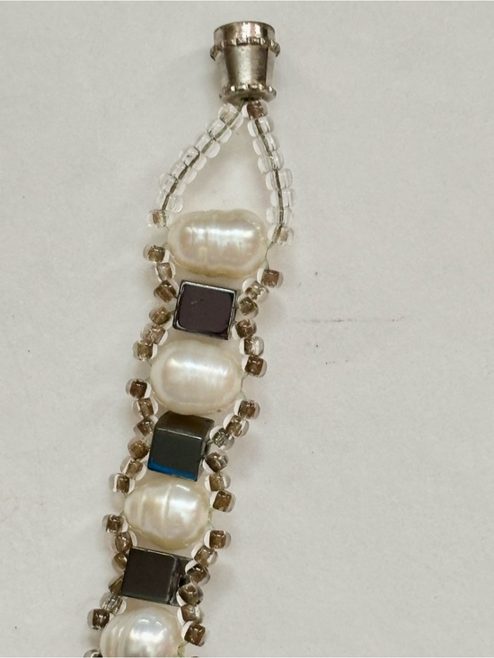 STRAND OF HEMATITE STONES STRETCHABLE BRACELET FASHION 5678B  Vintage estate sale Pearl and Hematite Beaded Bracelet untested.